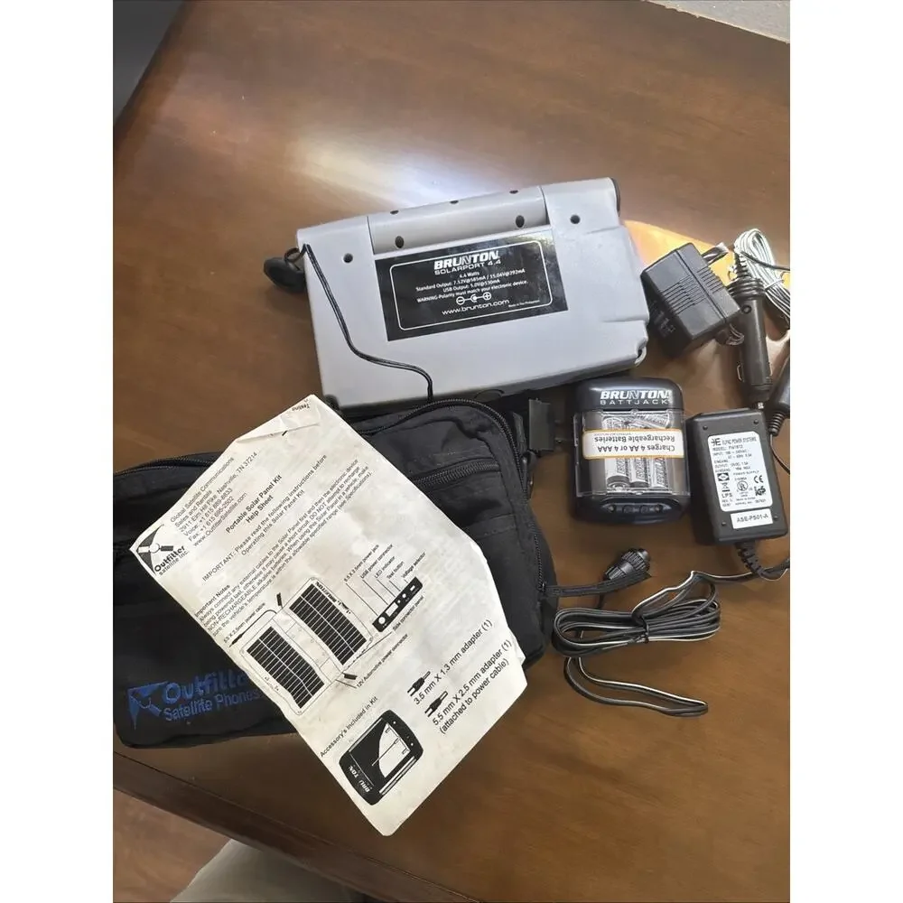 Brunton Solarport 4.4 Solar Charger UNTESTED!
